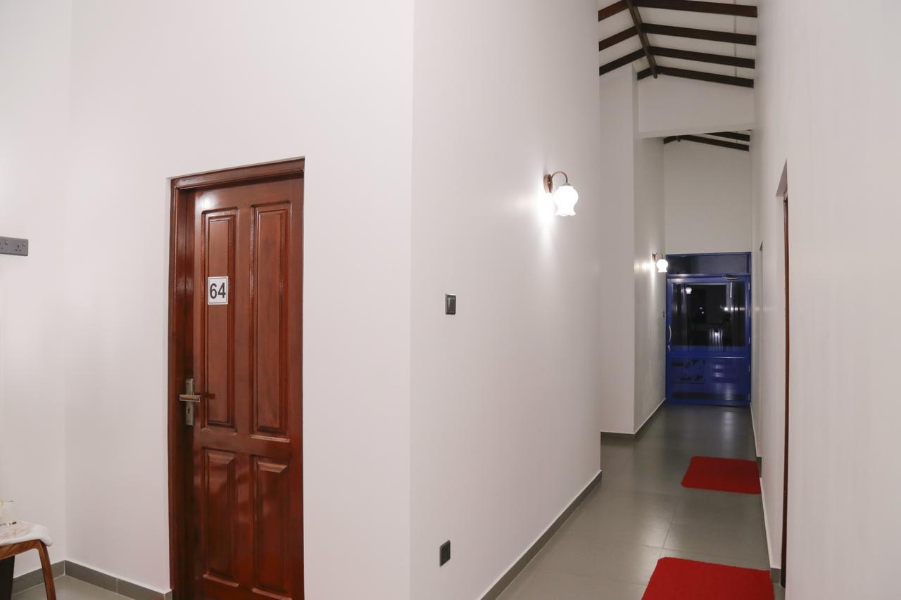 Ranmal Airport Transit Hotel Katunayake Exterior photo